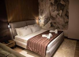 Dial Hotel 4