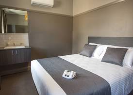 Nags Head Hotel 5