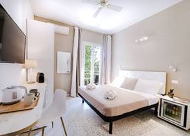 De La Ville Hotel 4