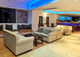 Elmi Beach Hotel & Suites 2
