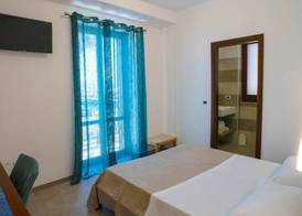 Petit Hotel 5