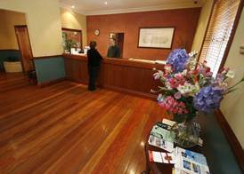 Best Western Plus All Settlers Motor Inn 2