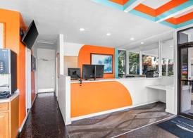 Howard Johnson by Wyndham Vero Beach / Downtown 4