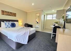 TOWER JUNCTION MOTOR LODGE- Motel with Airport and Railway Station Transport Service 2