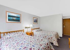 Super 8 by Wyndham Lake George/Warrensburg Area 5