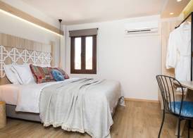 C Suites 4