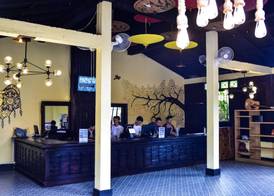 Mad Monkey Luang Prabang 2