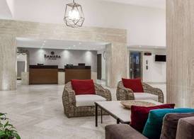 Ramada Plaza by Wyndham Leon 2