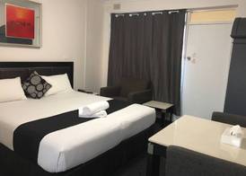 Surf Beach Motel Newcastle 4