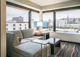 Holiday Inn & Suites Chattanooga Downtown by IHG 4