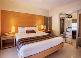 Oakwood Residence Naylor Road Pune 5