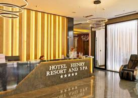 Henry Resort & Spa 2
