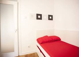 Cool Lisbon Apartment 4