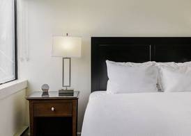 Mountain Side Hotel Whistler by Executive 3