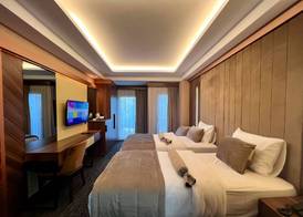 THE PARK HOTEL 5