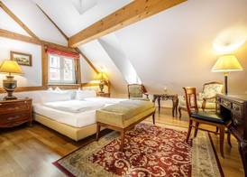 Chin-Chin Hotel ehemals Bohemian Hotel 3