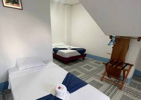 GARDNER HOSTAL 4