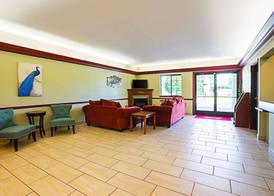Econo Lodge Inn & Suites Ripley 5
