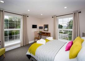 Darlington Arms by the airport - Free parking - Bar & Food 3