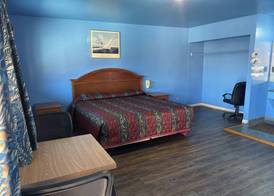 Full Moon Inn 5