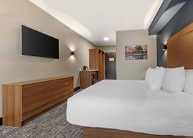 Best Western Plus Neepawa Hotel 5