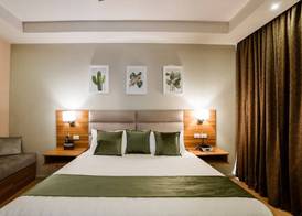 Monarch Hotel 5