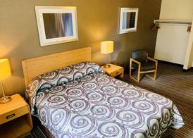 Toronto Lakeshore Hotel 5