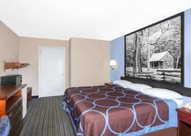 Super 8 by Wyndham Whiteville 5