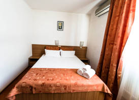 Hotel Est 2