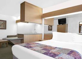 Microtel Inn & Suites by Wyndham Mankato 3