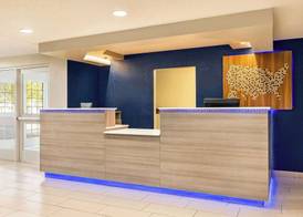 Microtel Inn & Suites by Wyndham New Ulm 4