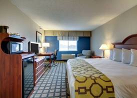 Galesburg Inn and Suites 5