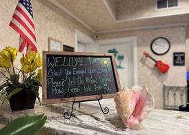 Hole Inn the Wall Hotel - Fort Walton Beach - Sunset Plaza - nearby Beaches & Hurlburt 4