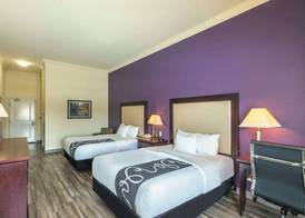 La Quinta Inn & Suites by Wyndham Loveland Estes Park 5