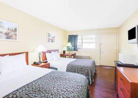 Days Inn by Wyndham Athens 3