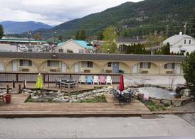 Magnuson Hotel Creston 5