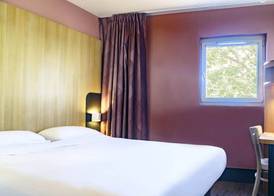 B&B HOTEL Nîmes Centre Arènes 4
