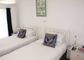 The Queen's Head Hotel 4