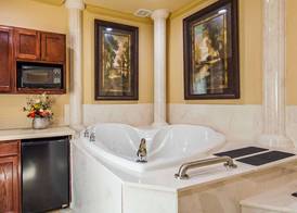 Best Western Plus Crown Colony Inn & Suites 4