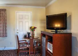 Seaside Inn Monterey 5