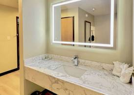 Quality Inn & Suites Willows 2