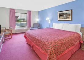 Days Inn by Wyndham Madison NE/Windsor 3