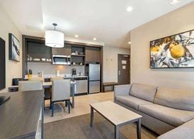 Best Western Plus Executive Residency Rigby's Water World Hotel 5