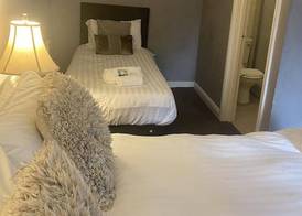 The Turf Hotel 4