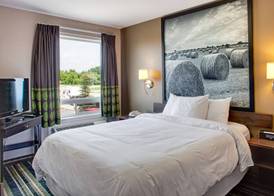 Super 8 by Wyndham Brandon MB 4