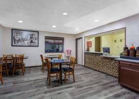 Super 8 by Wyndham Abingdon VA 4