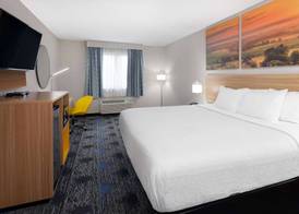 Days Inn by Wyndham Wooster 4