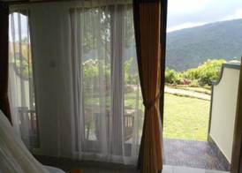 Aris Homestay and Warung Made 4