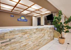 Days Inn by Wyndham Lakewood South Tacoma 3