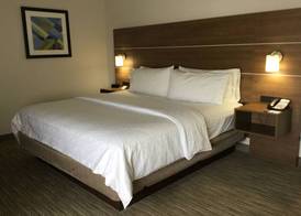Holiday Inn Express EASTON by IHG 4